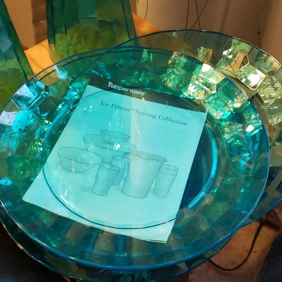 NEW - TUPPERWARE ICE PRISMS SERVING COLLECTION